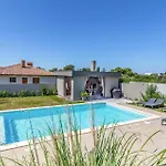 Amazing Home In Pula With Kitchen