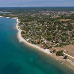 Amazing Home In Peroj With Wifi