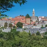 Lovely Apartment In Labin With Wifi