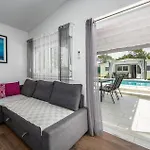 Stunning Home In Rovinj With Wifi