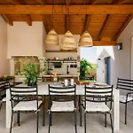 Nice Home In Tinjan With Outdoor Swimming Pool