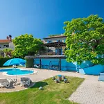 Stunning Home In Krusvari With Kitchen