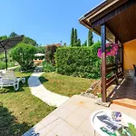 Lovely Apartment In Rovinjsko Selo