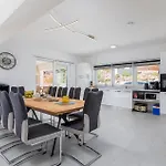 4 Bedroom Beautiful Home In Jursici