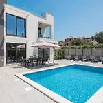 Lovely Home In Radmani With Outdoor Swimming Pool