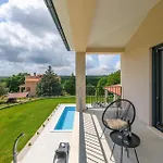 Cozy Home In Prodol With Wifi