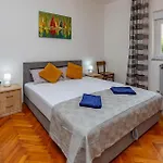 Beautiful Apartment In Sisan With Kitchen