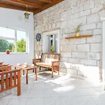 2 Bedroom Awesome Home In Vodnjan