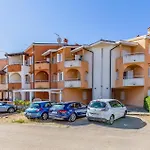 1 Bedroom Lovely Apartment In Volme