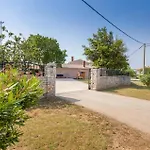 Lovely Home In Sv,Kirin With Kitchen