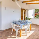 2 Bedroom Gorgeous Apartment In Pula