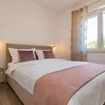 2 Bedroom Gorgeous Apartment In Labin