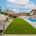 Stunning Apartment In Medulin With Wifi