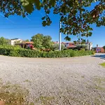 4 Bedroom Gorgeous Home In Vodnjan