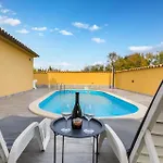 Gorgeous Home In Galizana With Wifi