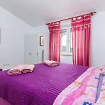 2 Bedroom Stunning Apartment In Pula
