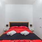 Lovely Apartment In Pula With Kitchen