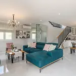 3 Bedroom Cozy Home In Pula
