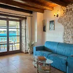 City Center Coastal Escape - Apartments With Sea View Or Cozy Room