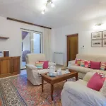 Modern, Affordable And Nicely Decorated - Paradise