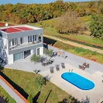 Villa Bella Area