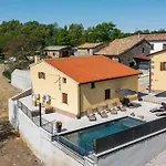 Casa Olika