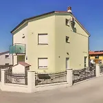 5 Bedroom Amazing Home In Medulin