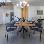 3 Bedroom Awesome Home In Orbanici