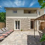 Villa Leni Kringa