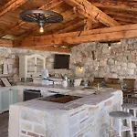 Casa Di Roccia