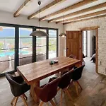 Villa Basecamp