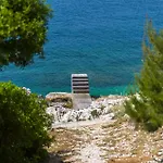 Lighthouse Crna Punta