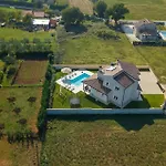 Villa Magica