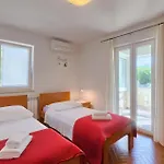 Villa Dina