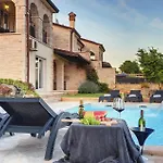 Villa Macun