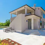 Villa Anzela