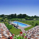 Villa St, Martina