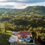 Villa Santa Cruz