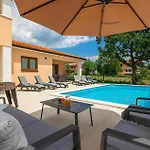 Villa Dora N