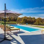 Villa Lara Baksi