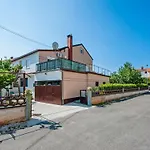 Nice Apartment Near The City Center