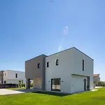 Holiday Home 5233-1 For 8 Pers Near Vodnjan