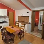 Apartment Red Romantic 2-1