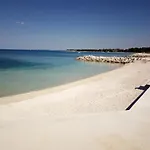 Villa Maras With Yard, 400 M To The Beach