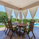 Villa Tara