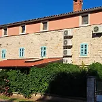 Appartement In Muntic Mit Terrasse Und Garten