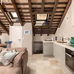 Natascha'S Beachfront Apartments