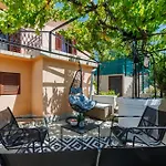 House Papinka With Private Pool & Garden - Happy Rentals