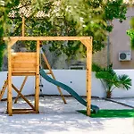 Villa Summer House Nina, A Wonderful Villa Close To The Beach