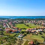 Beautiful Villa Viviana With Pool In Fazana